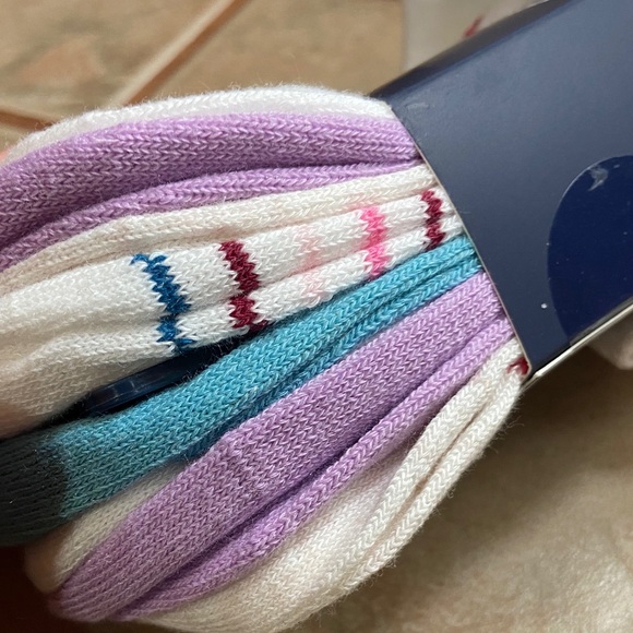 5 for $25 GAP Kids White and Purple Low Cut Socks - Picture 4 of 5